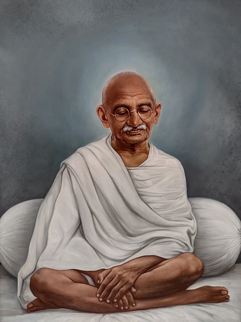 10 Lines on Mahatma Gandhi in Hindi 10 Lines on Mahatma Gandhi in Hindi